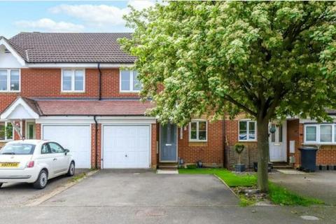 Village Close, Hoddesdon EN11 3 bed terraced house for sale