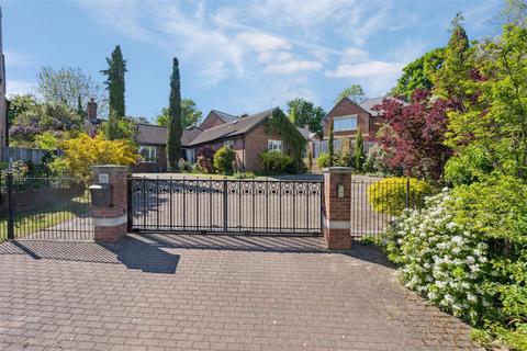 Poplar Close, Simpson, Milton Keynes 3 bed detached bungalow for sale