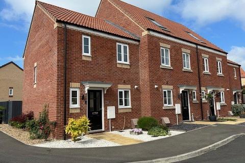 Ripon Close, Bourne, Lincolnshire, PE10 2 bed end of terrace house for sale