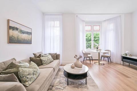Willoughby Road, Hampstead, London, NW3 1 bed flat for sale