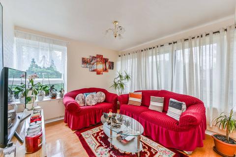 Durrington Tower, Battersea, London, SW8 2 bed flat for sale