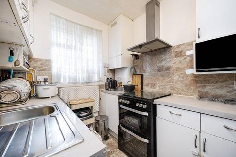 Duckett Street, Whitechapel, London, E1 4 bed flat for sale