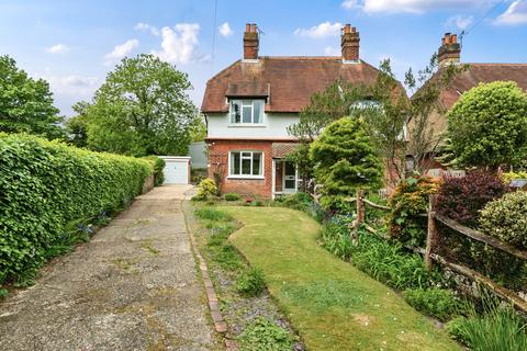 Whitmore Vale Road, Hindhead GU26 3 bed semi