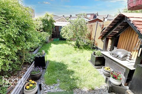 Youngs Road, Newbury Park 3 bed end of terrace house for sale