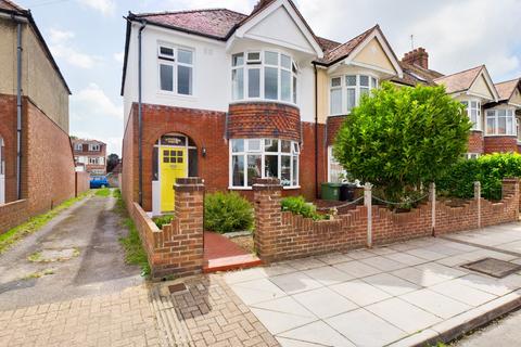 Gofton Avenue, Portsmouth PO6 3 bed semi