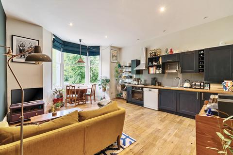 Wickham Road, London 2 bed apartment for sale