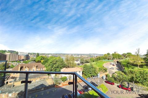 Barrier Road, Kent ME4 2 bed flat for sale