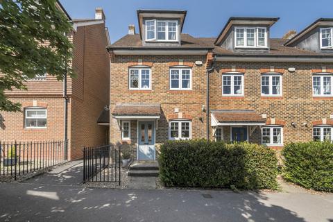 Osprey Avenue, Bracknell, Berkshire 3 bed end of terrace house for sale
