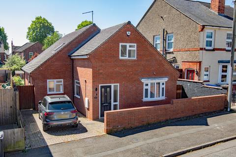 Neale Avenue, Kettering, NN16 3 bed detached house for sale
