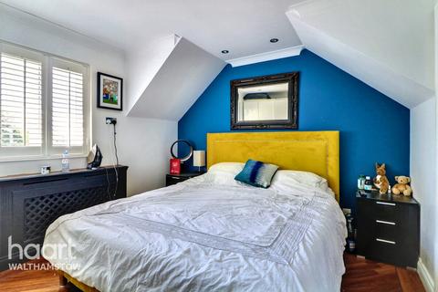 3 Pineview Court, The Ridgeway 2 bed apartment for sale