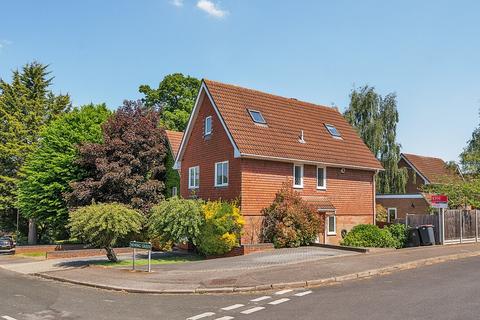 Romney Drive, Bromley, Kent, BR1 5 bed detached house for sale