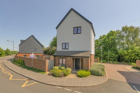 Warwick Way, Kings Hill, ME19 4UP 4 bed detached house for sale