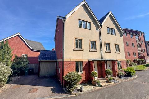 Campbell Road, off Venns Lane... 3 bed semi