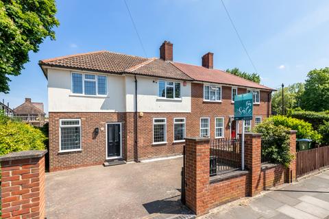 Stonefield Way, Charlton, London, SE7 4 bed end of terrace house for sale