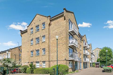 Lyndhurst Lodge, Millennium Drive... 2 bed apartment for sale
