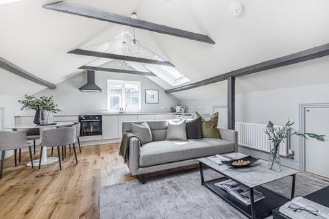 Beacon Mews, South Road, Weybridge, KT13 2 bed semi