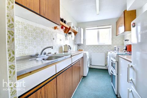 Chaplaincy Gardens, Hornchurch 2 bed apartment for sale