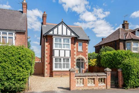 Station Road, Oakham 3 bed detached house for sale