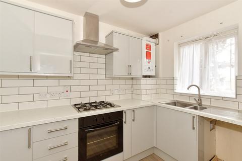 Wisteria Close, Ilford IG1 2 bed terraced house for sale