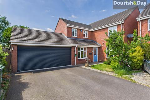Darwin Close, Market Drayton TF9 5 bed detached house for sale