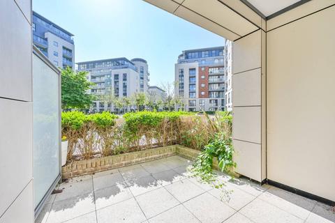 Pump House Crescent, Brentford, TW8 2 bed flat for sale