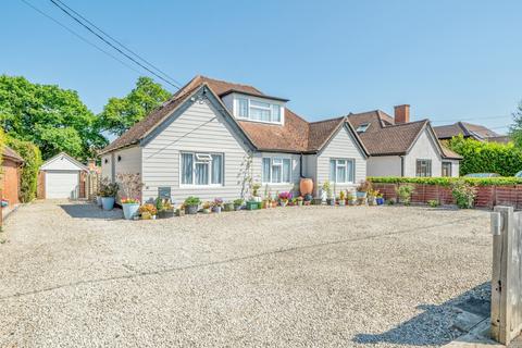 Windsor Road, Hampshire GU35 5 bed bungalow for sale