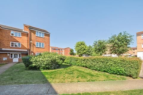Mullards Close, Mitcham CR4 2 bed apartment for sale