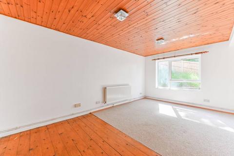 Claret Gardens, South Norwood... 1 bed flat for sale