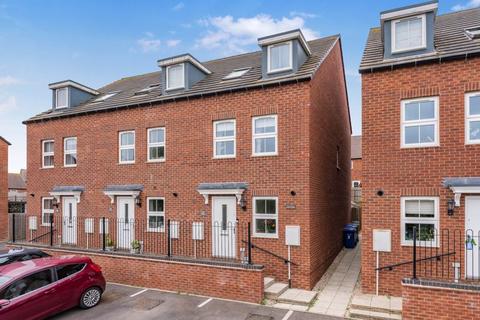 Bywater Drive, Banbury 3 bed end of terrace house for sale