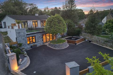 Glen Road, Bingley BD16 4 bed detached house for sale