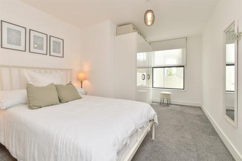 Romany Road, Worthing, West Sussex 1 bed flat for sale