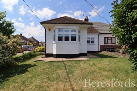 Cranham Gardens, Upminster, RM14 2 bed bungalow for sale