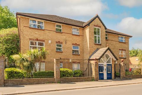 London W4 1 bed apartment for sale