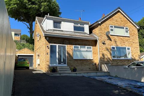 Beckwith Drive, Eccleshill, Bradford 3 bed semi
