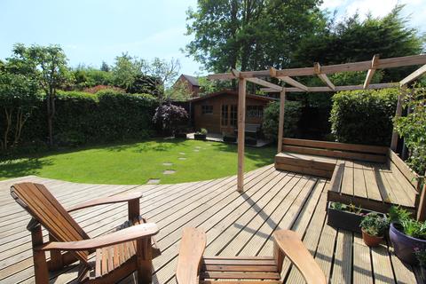 Denbury Avenue, Stockton Heath 4 bed house for sale