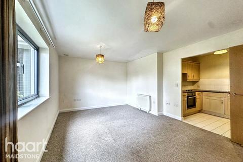 Mckenzie Court, Maidstone 2 bed apartment for sale