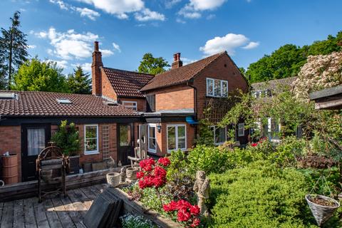 Bills Lane, Solihull B90 3 bed detached house for sale