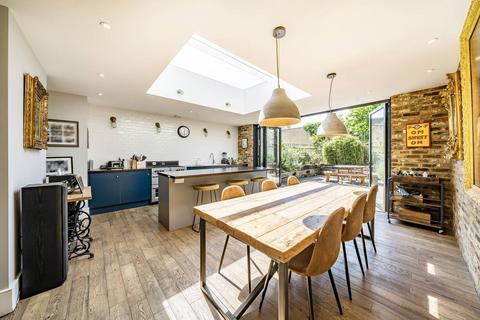Porden Road, Brixton, London, SW2 3 bed terraced house for sale