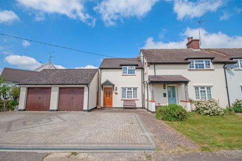 HOUSE with ADJOINING ANNEX in... 5 bed semi