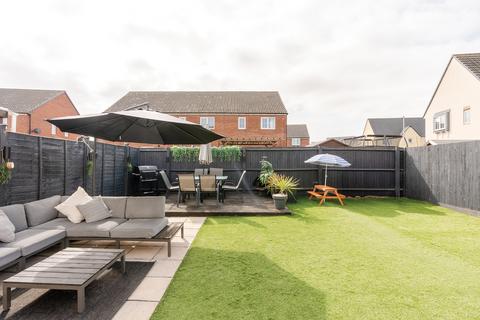 2 bedroom semi-detached house for sale