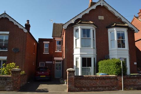 Southampton Road, Fareham PO16 5 bed semi