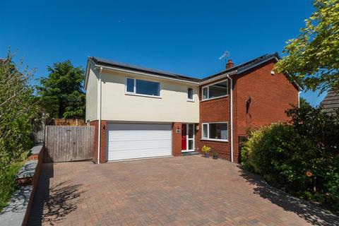 The Burrows, Northwich CW8 5 bed detached house for sale