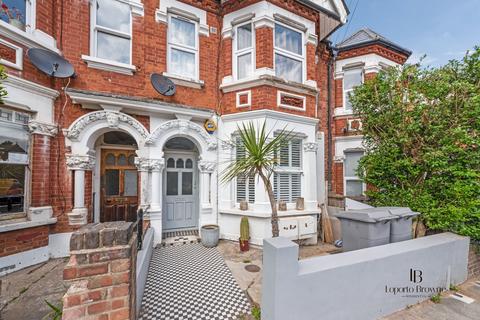 Herbert Gardens, NW10 3 bed flat for sale