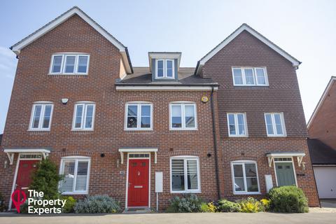 Forest Road, Reading, RG5 3 bed terraced house for sale