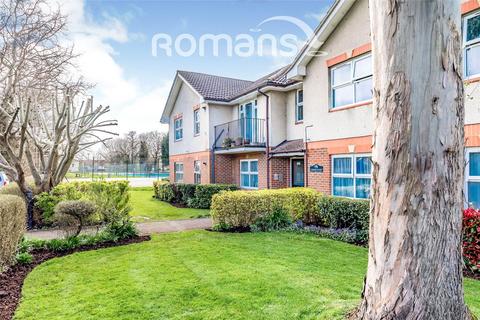 Vesey Close, Farnborough, Hampshire 2 bed apartment for sale