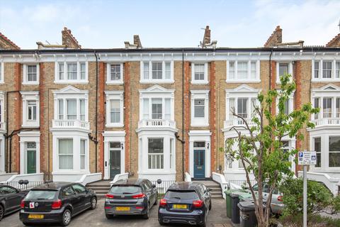 The Barons, Twickenham, TW1 1 bed flat for sale