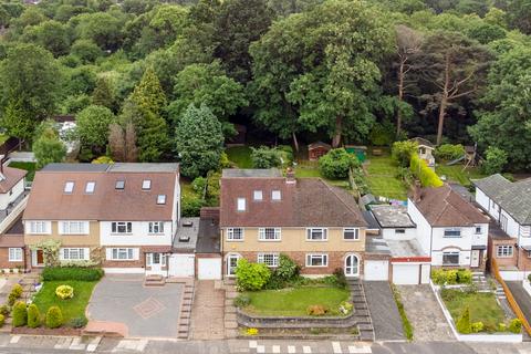 Gladsdale Drive, Pinner HA5 4 bed semi