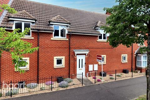 Vale Drive, Hampton Vale 2 bed maisonette for sale
