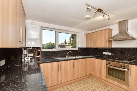 Cheriton Gardens, Folkestone, Kent 2 bed apartment for sale