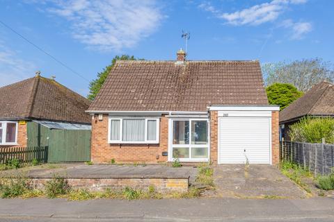 Canterbury Road, Ashford, TN24 2 bed bungalow for sale
